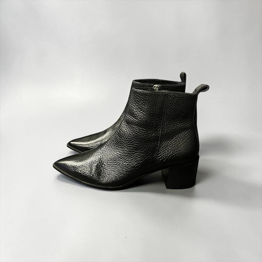 Everlane The Boss Boot Black Pebbled Leather Pointed Toe Block Heel Size 8